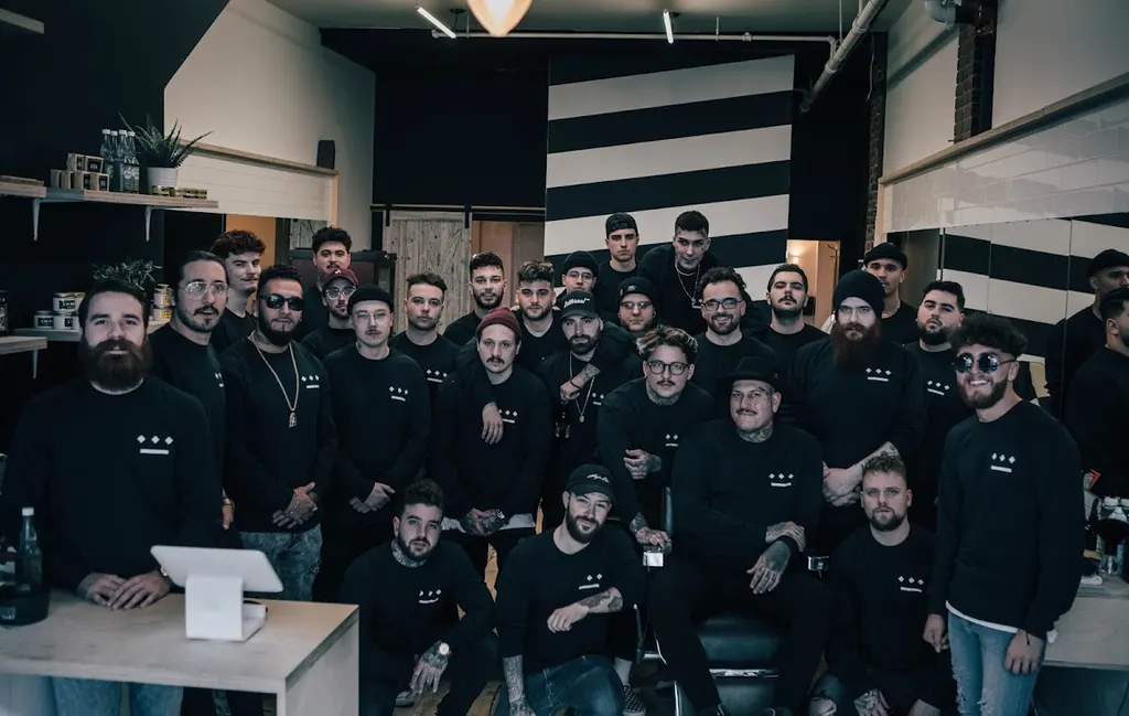 KRWN Barbershop — Barber shop in St-Romuald